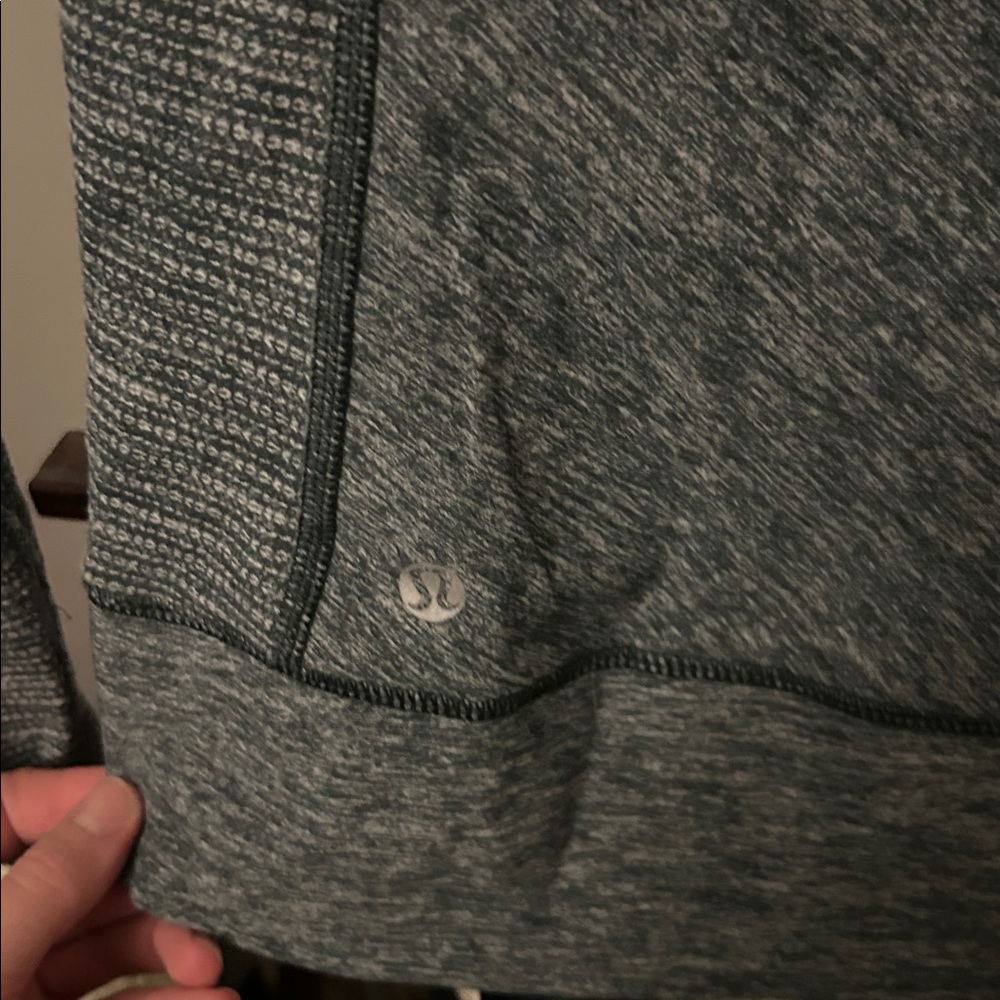 NWT Lululemon Women's Long Sleeve Gray Top - Picture 6 of 6